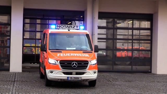 NEF 1105/01 Berliner Feuerwehr FW 1100 - LRW Mitte смотреть онлайн