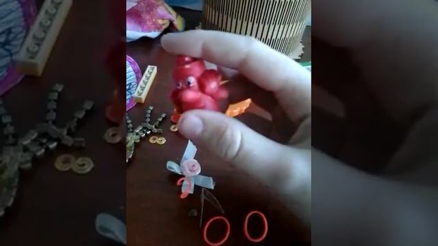 Анжклика и я смотрем мои вещи детстваи кождая из вещичек имеет свою историю♡ смотреть онлайн
