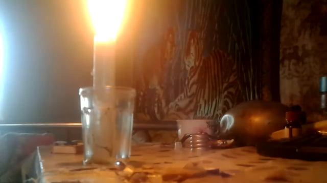 Как зажечь свечу без спичек!!! смотреть онлайн