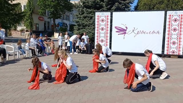 14 мая 2022 - Крылья - Свечи. Танцевальный марафон на площади В. Александри, Бельцы. смотреть онлайн