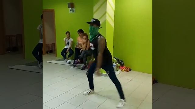 Mueve Tu Cuerpo dance: Клубные танцы смотреть онлайн