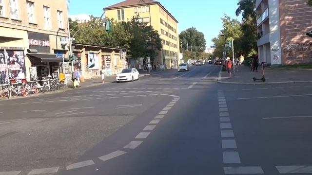 Checking out Berlin's Kit Kat Club in the Daytime смотреть онлайн