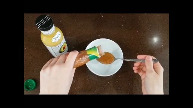 ВКУСНЫЙ ЛЕГКИЙ САЛАТ. Микс листьев салата,помидор черри  и авокадо.