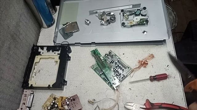 DVD в мусор или разобрать/Что ценного в DVD? смотреть онлайн