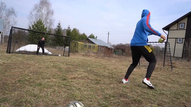 EVONEON СТРОИТ СВОЕ ФУТБОЛЬНОЕ ПОЛЕ / КУПИЛ ВОРОТА! смотреть онлайн