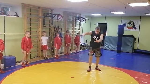 как сделать кувырок через плечо. ЗОМБИР Носов Александр смотреть онлайн