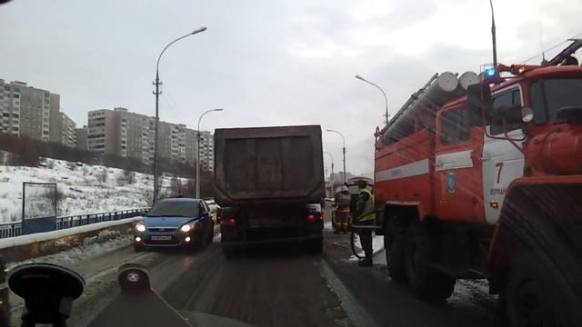 Пожар авто в Мурманске.mp4 смотреть онлайн