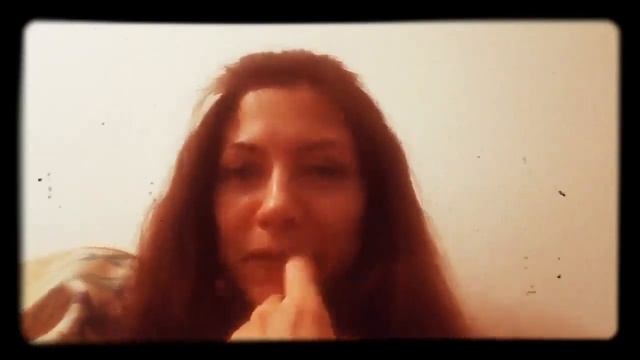 Коми говорят: "Чолöм", евреи говорят: "Шолом". Значение слов одинаково. смотреть онлайн