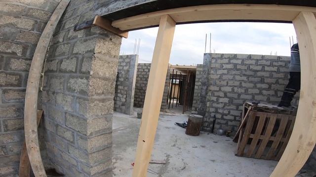 23 закончили первый этаж. Начинаем собирать перекрытие. смотреть онлайн