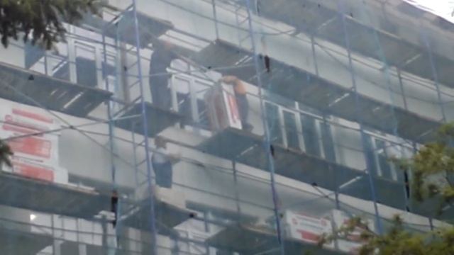 Фасадный грузовой подъемник.