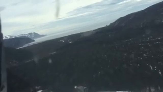 Аян, заход на посадку со стороны гор. смотреть онлайн