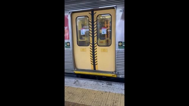 Qld Rail Doors closing Compilation смотреть онлайн