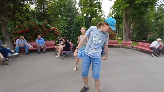Ukraine,Харьков,танцы, "Лица жёлтые"??? смотреть онлайн