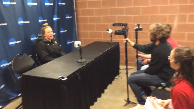 Sadie Question to Ella Eastin - 400 IM National Champion смотреть онлайн