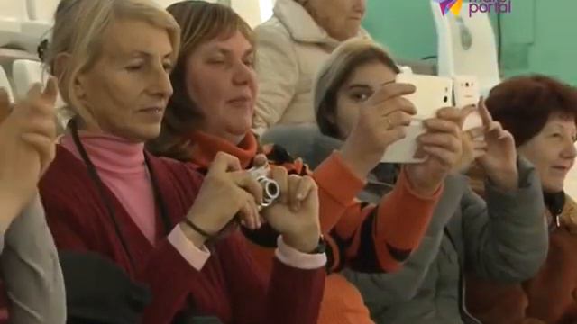 Дельфины и белые котики лечили сочинцев