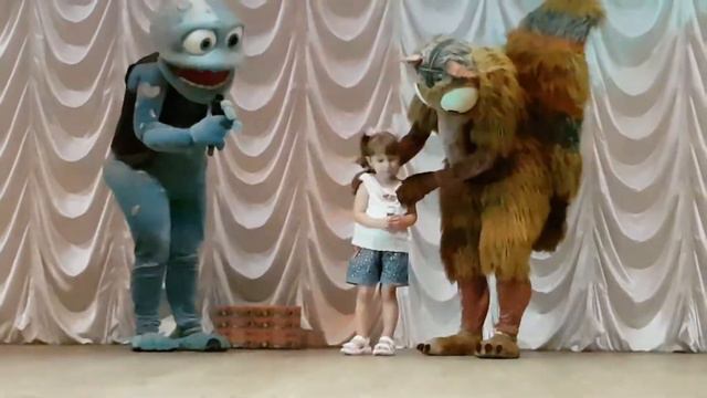 Абхазия ,,Мульти Мир" Нонну выбрали помощницей как самую красивую девочку. смотреть онлайн