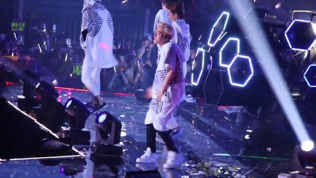 [Fancam] 140602 EXO The Lost Planet #1 In HK- Machine смотреть онлайн
