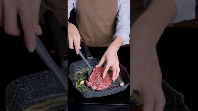 Сочный стейк на гриль-сковороде Granhel смотреть онлайн