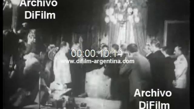 Rene Barrientos condecora al presidente Juan Carlos Ongania 1966 смотреть онлайн