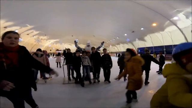 Массовое катание на коньках смотреть онлайн