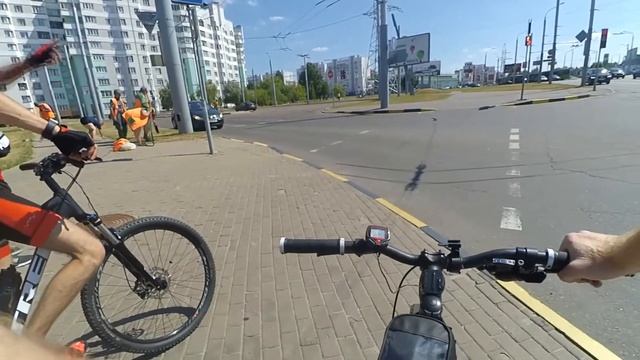 На Велосипеде по незнакомому городу.Где нормальные дороги!?Как вам город? смотреть онлайн