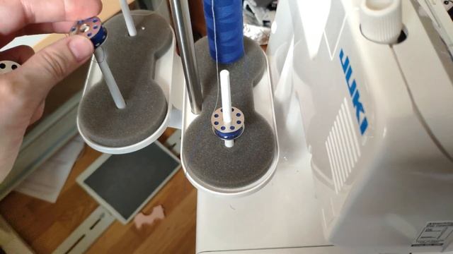 Как сэкономить на нитках для оверлока - перематываем / накручиваем? смотреть онлайн