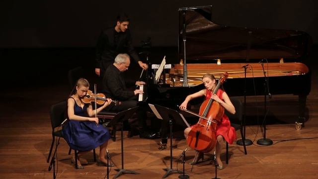 Ilan Rechtman, Kristine & Margarita Balanas Beethoven Trio Op. 70 no. 2 смотреть онлайн