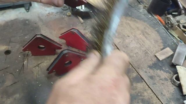 как очистит сварочный магнит от стружки