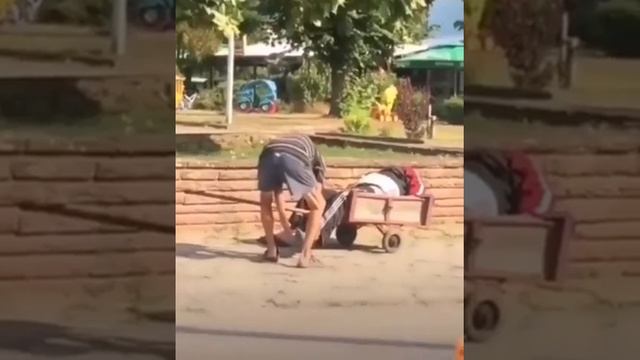 Друг в беде не бросит)) смотреть онлайн