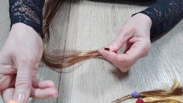 Плетём косички из атласных лент смотреть онлайн