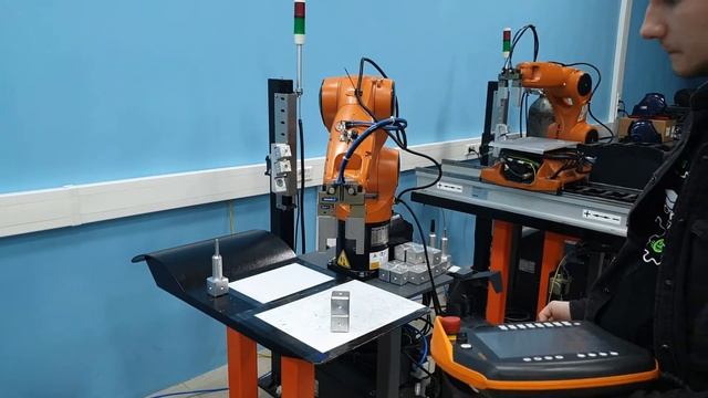 Базовое обучение управлению промышленным роботом Kuka смотреть онлайн