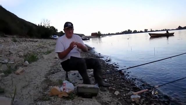 Ловим рыбу на пробку берег Волги смотреть онлайн