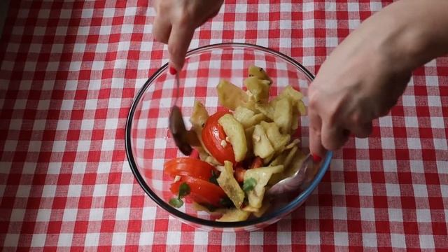 Салат с хрустящими баклажанами по рецепту шеф-повара Ивлева (Проверка рецепта) смотреть онлайн