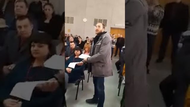 Вручение повестки в суд депутату от Оппоблока_video 1482834405 смотреть онлайн