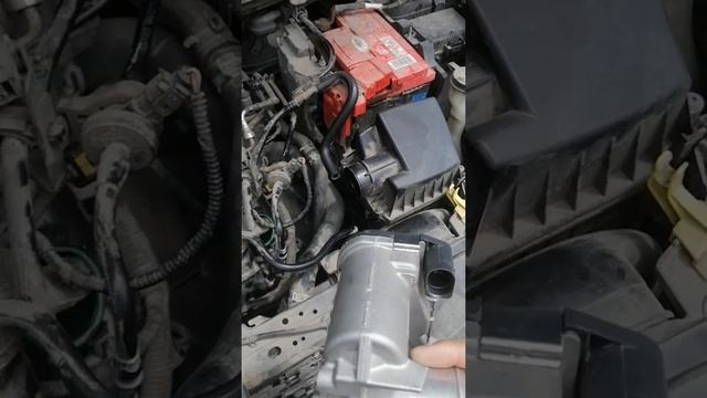 Falla de cuerpo de aceleración Ford Fiesta 2017 2 смотреть онлайн