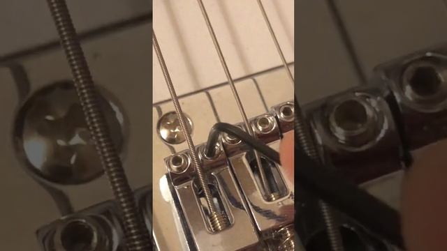 Что делать,если дребезжит бридж #рекомендации #музыка #электрогитара #гитара #чтоделатьесли смотреть онлайн
