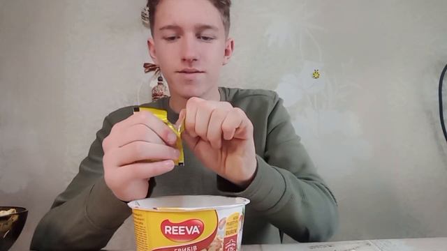 ДЕШЕВАЯ Vs ДОРОГАЯ лапша быстрого приготовления **СТОИТ ЛИ ПЕРЕПЛАЧИВАТЬ?**