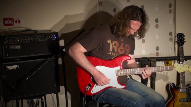 2012 Fender Custom Shop Deluxe Stratocaster + Mesa Boogie Mark V смотреть онлайн
