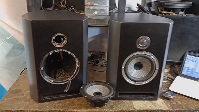 Конец акустических систем на Фокал Утопии смотреть онлайн