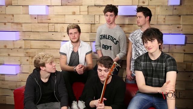 HomeTown React to New Single's First Radio play смотреть онлайн