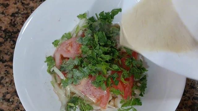 вкусный салат из фасоли с необычным соусом "пияз" смотреть онлайн
