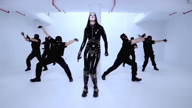 Night Club Barbwire Kiss