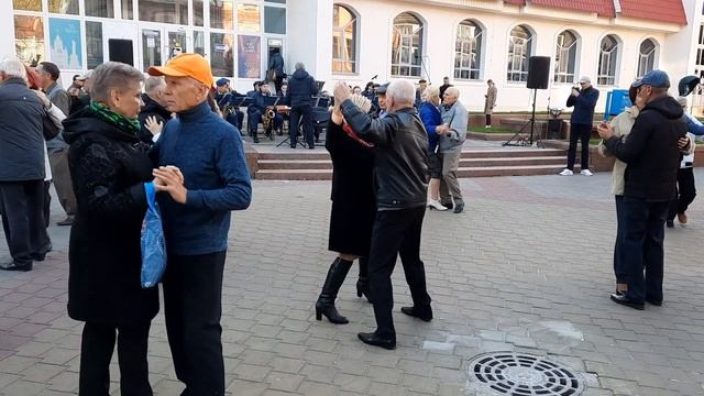 Танго С Осенним Шармом! NEW смотреть онлайн