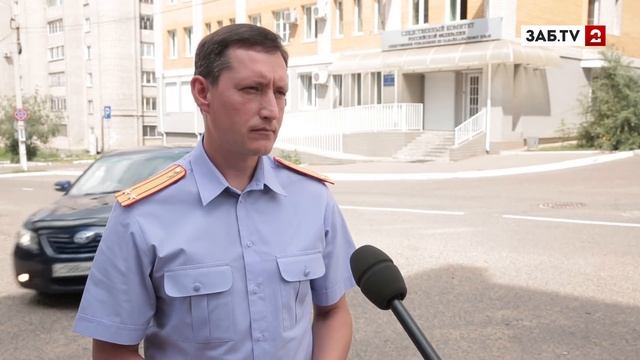 Найденного в мусорном баке мальчика "скорая" отвезла в роддом смотреть онлайн