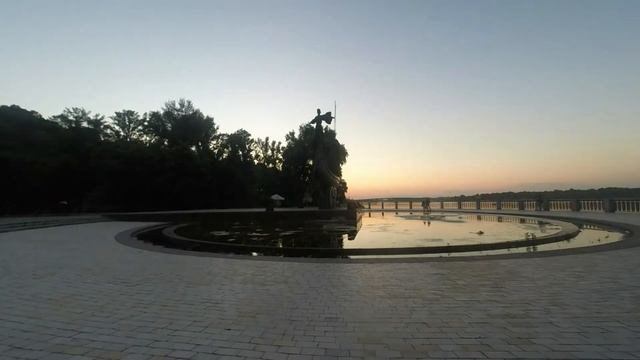 Памятник основателям Киева смотреть онлайн