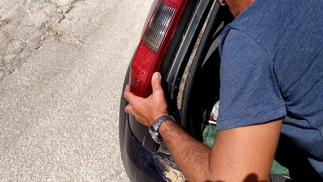 Ford Fiesta MK5, MK6 rear lamps replacement смотреть онлайн