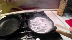 тестируем чугунную сковороду/жарим блины на чугунной сковороде