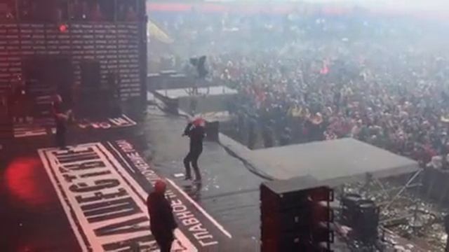 Нашествие - Алиса. Падение Кинчева на сцене. Но фонограмма не дрогнула. смотреть онлайн
