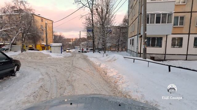 Не пройти не проехать в Самаре дворовые проезды засыпало снегом смотреть онлайн