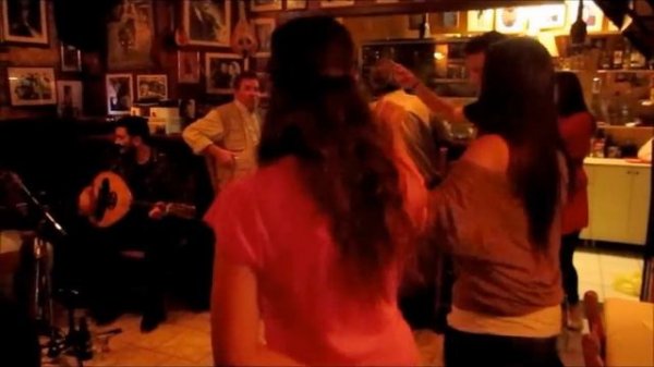 ΓΛΕΝΤΙ ΣΤΟ ''ΜΕΣΟΣΤΡΑΤΙ''